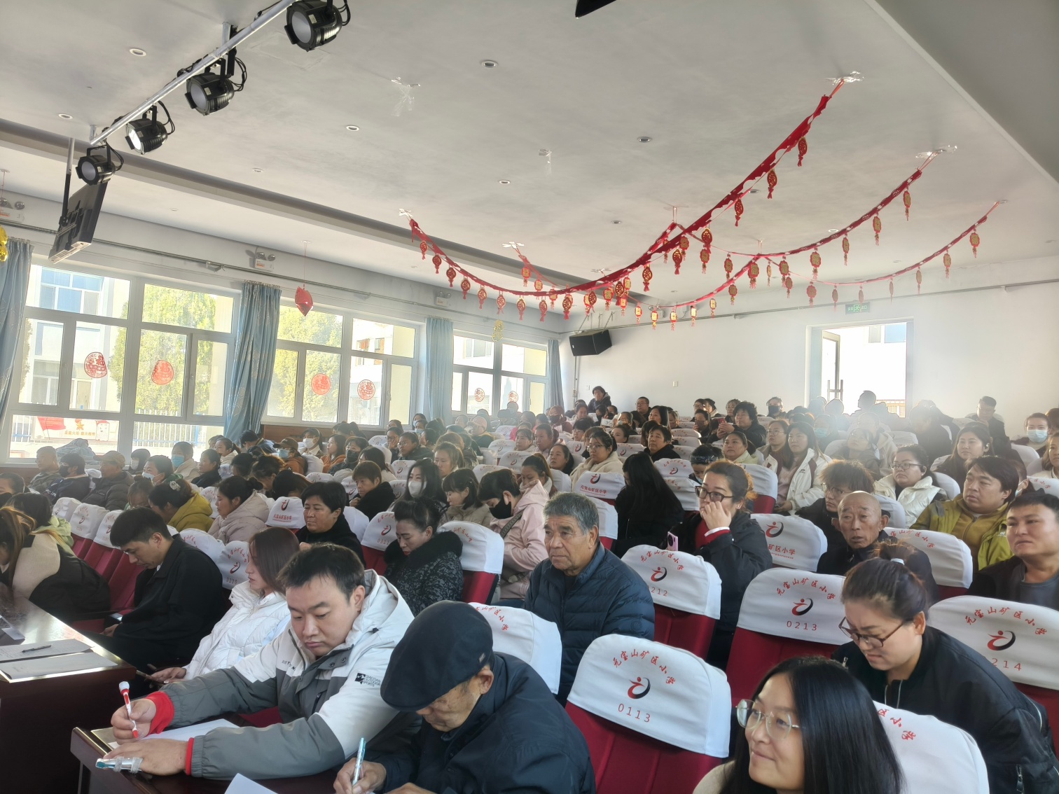 融美家校聚合力 以美传家育新苗——内蒙古自治区赤峰市元宝山区元矿小学关工委举办家长培训交流活动