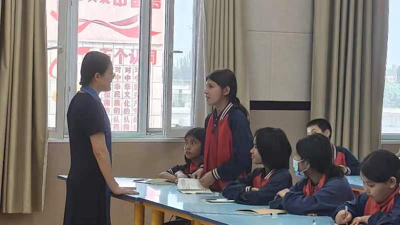 新疆喀什伽师县巴仁镇第四小学关工委开展以 “关爱学生心理健康”为主题的活动