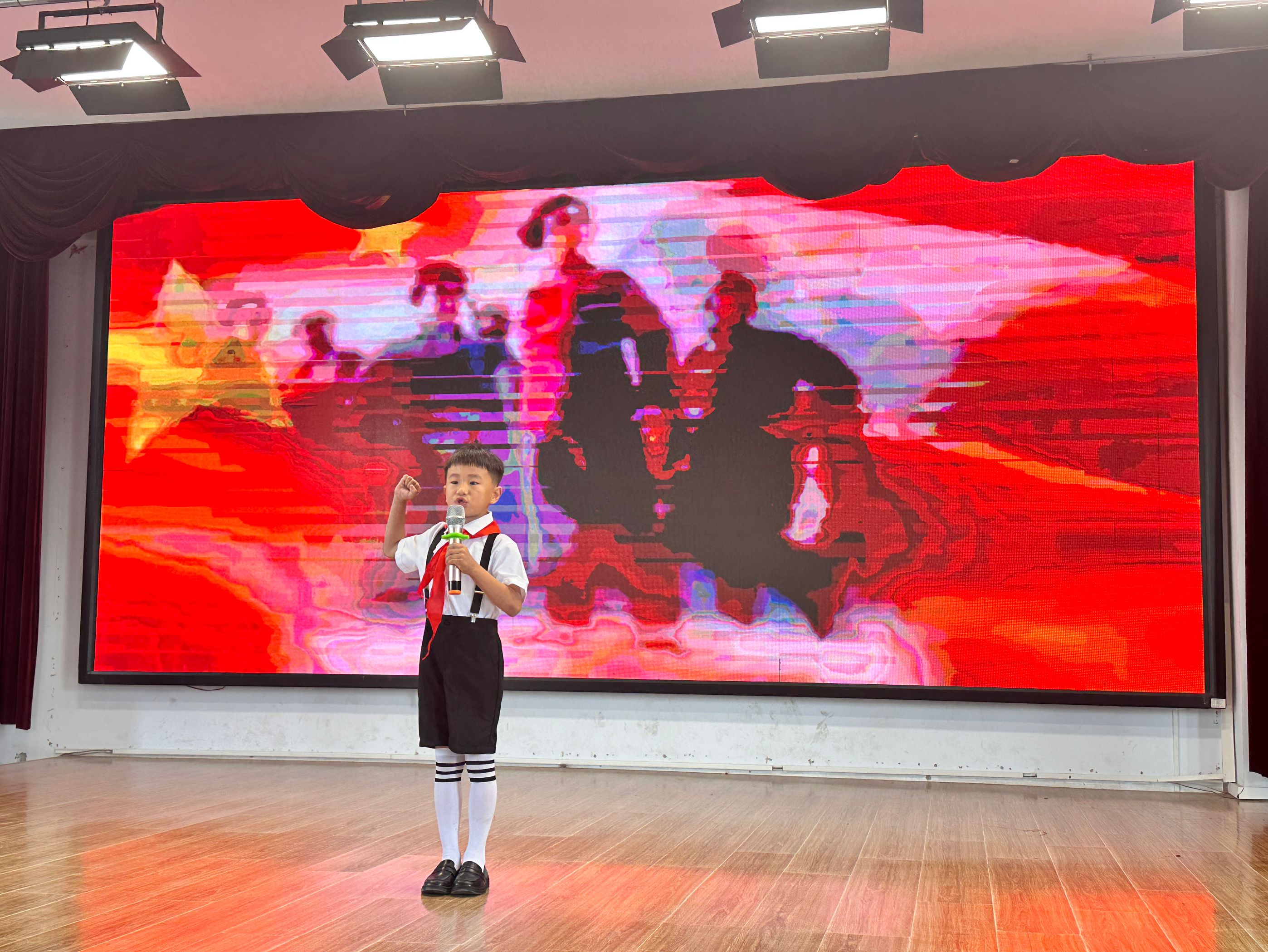 山东省临沂市河东区汤河镇中心小学关工委开展“传承红色基因，共讲红色故事”讲故事比赛