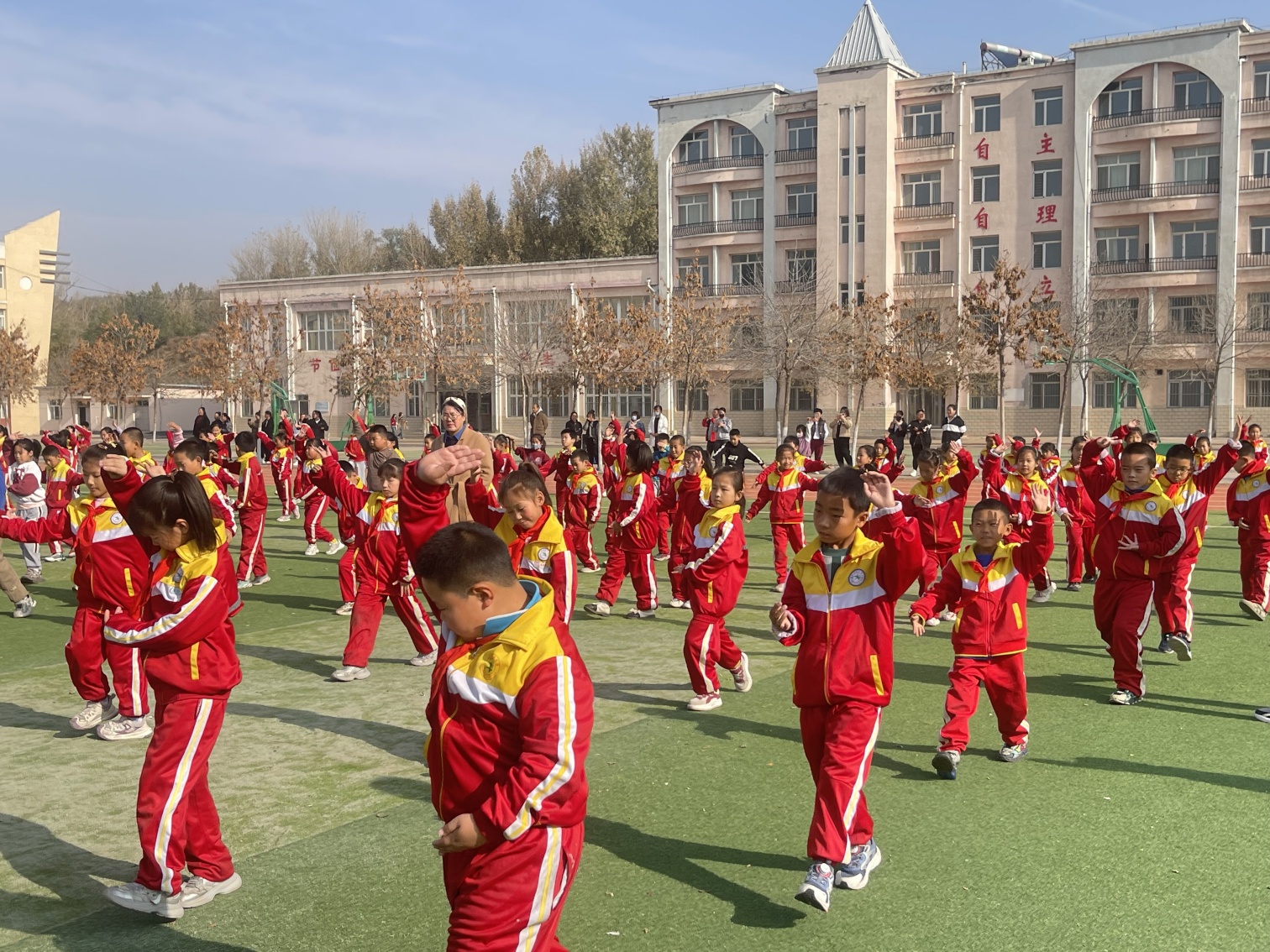  携手成长 共创未来 ——内蒙古自治区赤峰市元宝山区风水沟小学关工委、教导处联合举办家长开放日活动