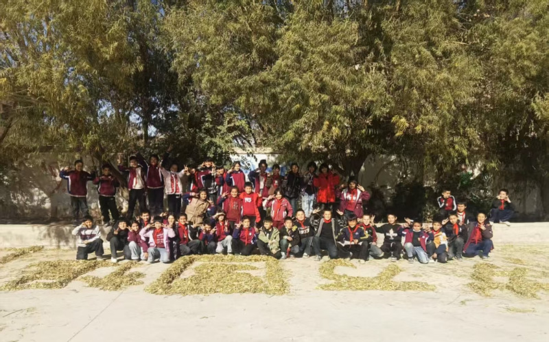 新疆维吾尔自治区喀什地区伽师县克孜勒苏乡第一小学开展 “美丽校园” 主题实践活动