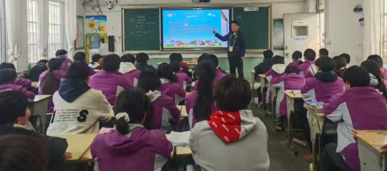 筑牢安全防线 守护青春之路——江苏省徐州市铜山区郑集镇关工委联合中心中学开展交通安全教育活动