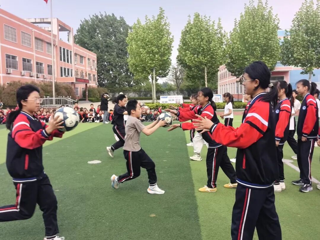 趣味运动会激扬劳动风采——山东省临沂市河东区八湖镇柴河小学趣味运动会激扬劳动风采