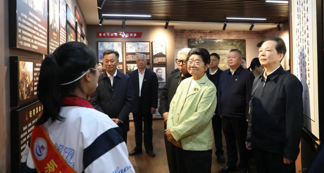 中国关工委主任顾秀莲调研湖北关心下一代工作