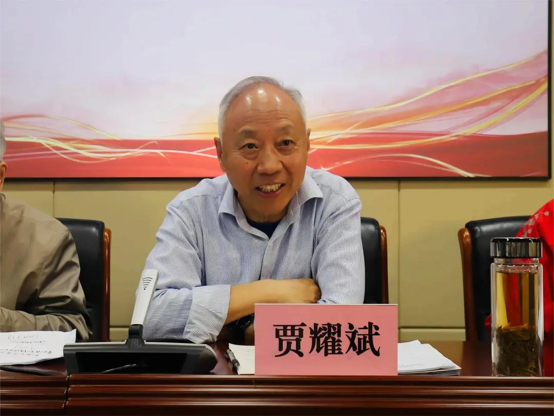 1712122740397956.jpg 市关工委主任贾耀斌出席会议并讲话.jpg