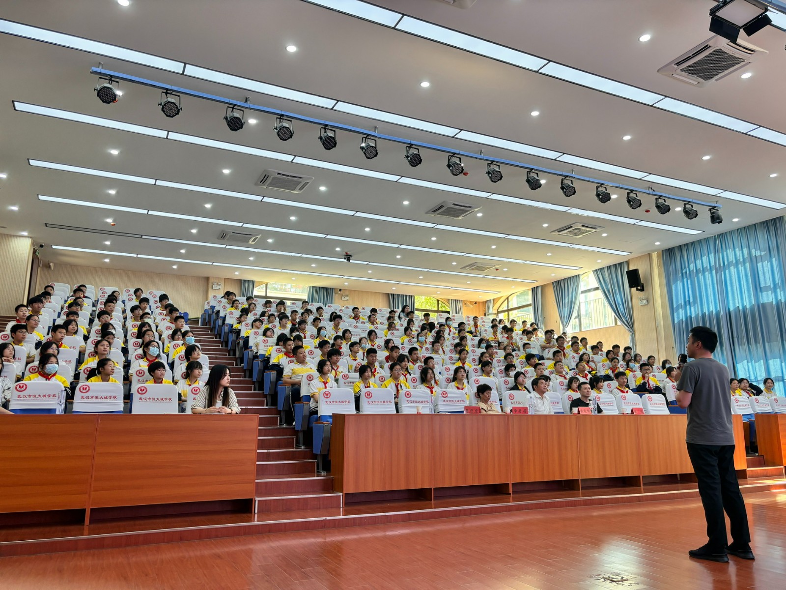 1718326166543951.jpg 东西湖区恒大城中学 (1).jpg