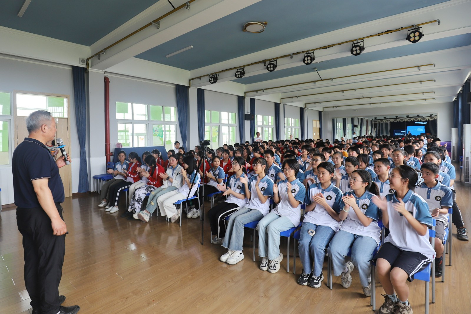 1718327032127587.jpg 新洲区汪集初级中学 (2).JPG