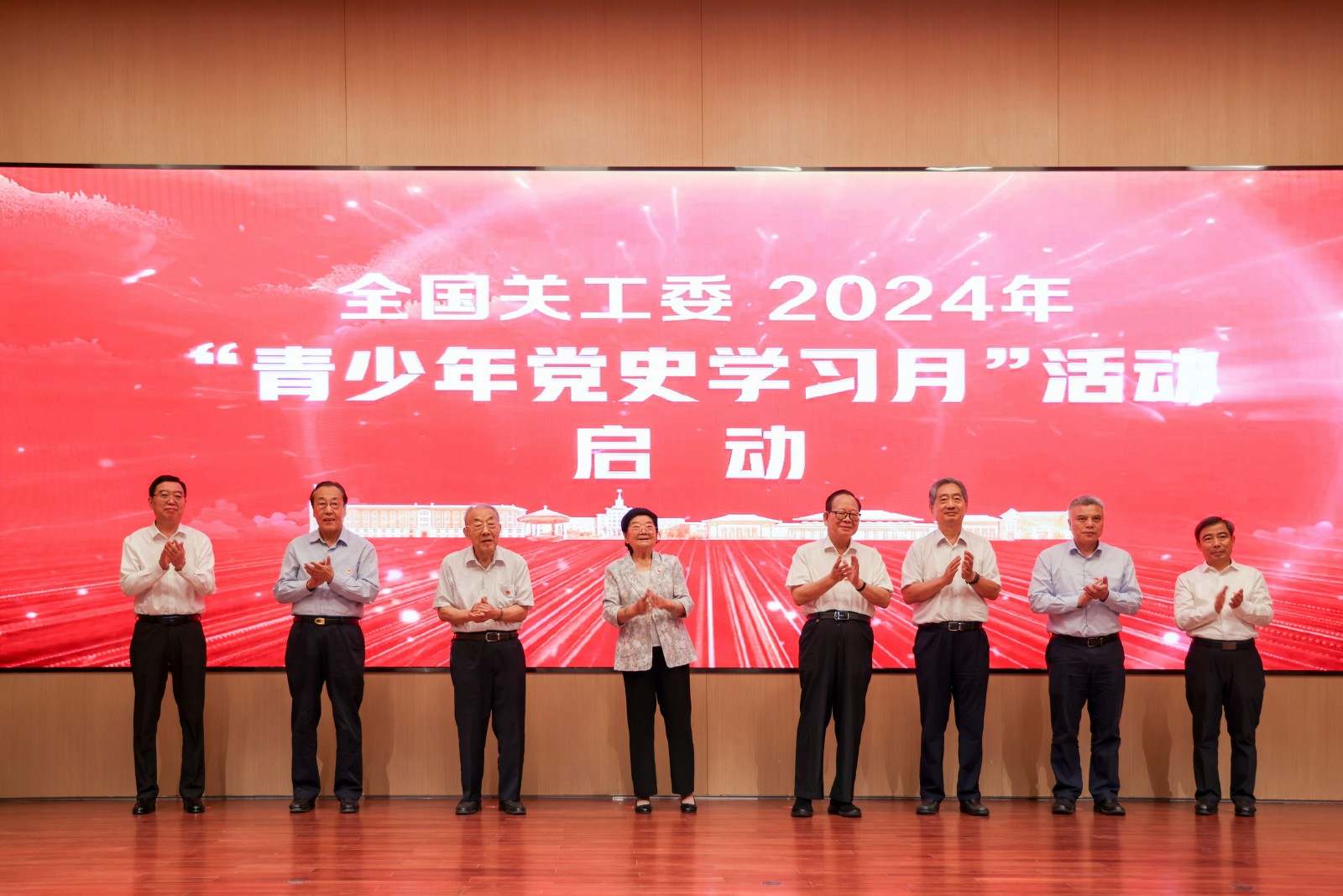 1719362811637621.jpg 火炬内文1.jpg