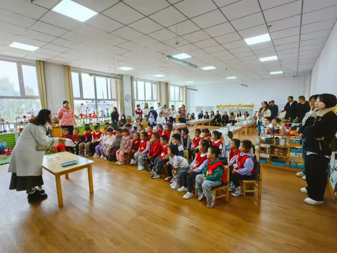 别样“老师”“童”样精彩 ——内蒙古赤峰市元宝山区第五幼儿园中班家长半日开放体验活动
