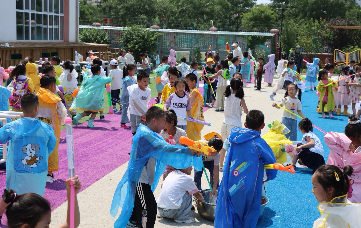 萌娃解锁“玩水+骑行+科学”欢乐三重奏——内蒙古自治区赤峰市元宝山区第四幼儿园关工委开展毕业系列活动