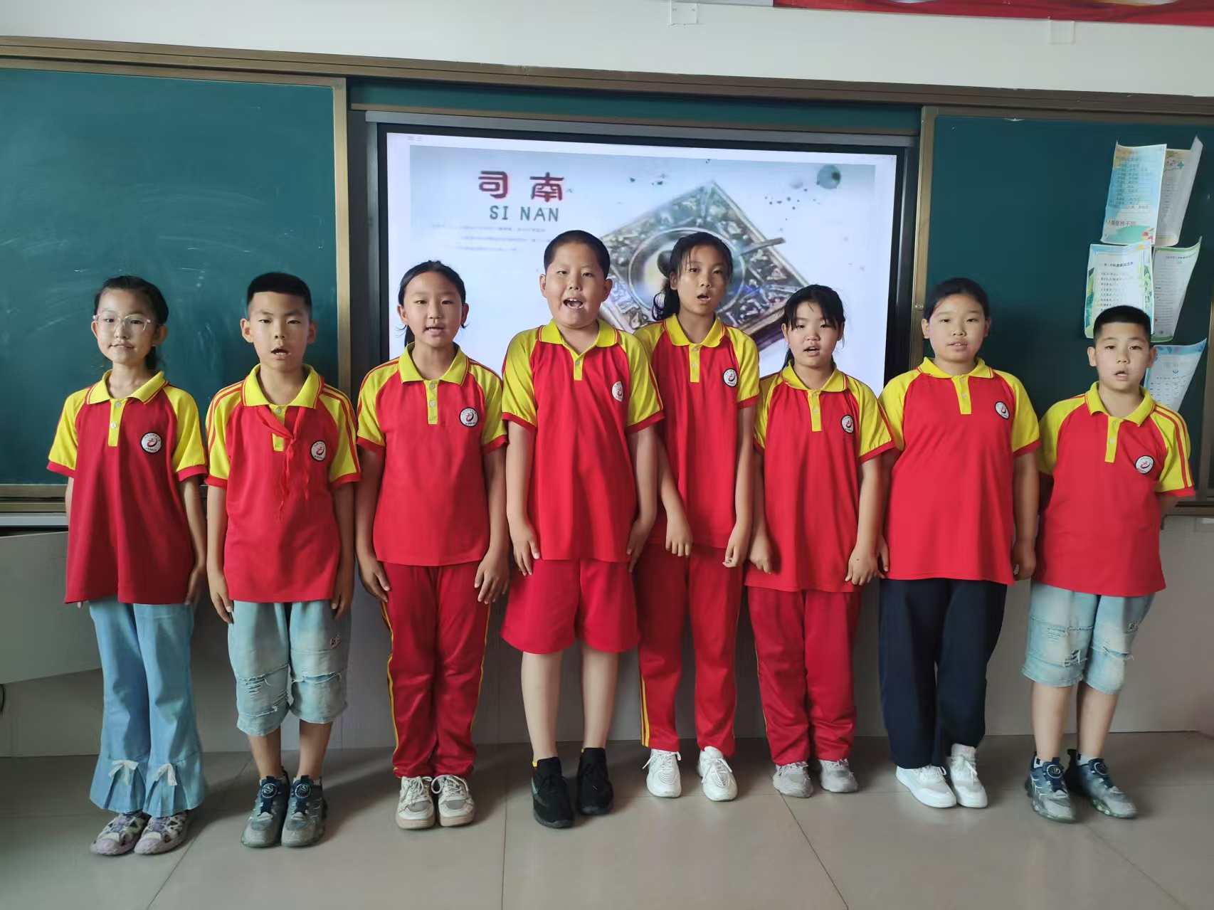 红韵润童心 经典咏流传——内蒙古自治区赤峰市元宝山区云杉路街道建昌营社区关工委红色经典诵读活动