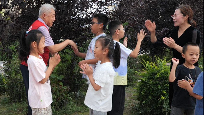 红色歌谣润童心，三方联动守护成长——内蒙古自治区赤峰市元宝山区兰哈达协会、新天地社区、向阳小学传唱红色歌谣活动