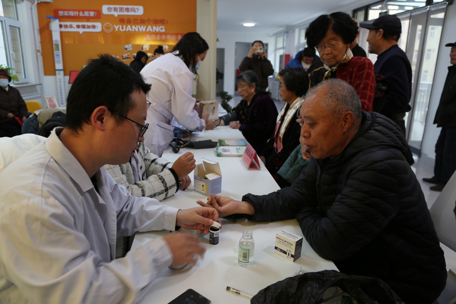 重阳暖意润银龄  关工委守护夕阳红——内蒙古赤峰市元宝山区东城街道关工委开展重阳节暖心活动