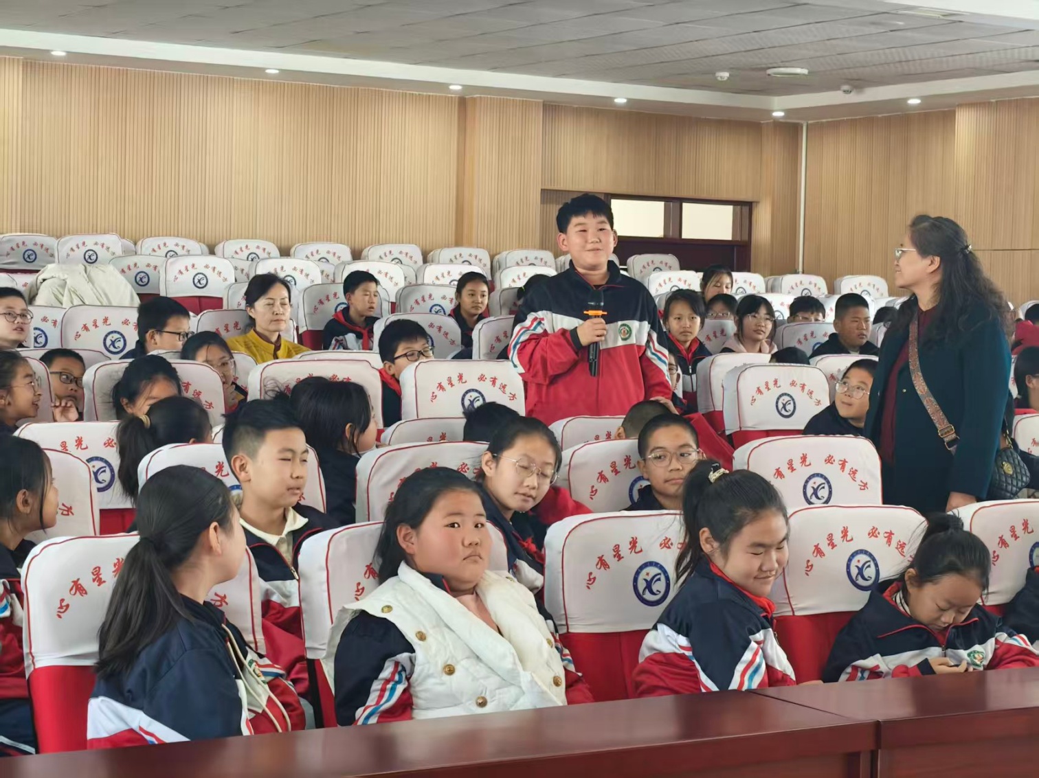 播撒尊师种子  传承重教美德——内蒙古自治区赤峰市元宝山区城区街道旭日社区关工委开展尊师重教宣讲活动