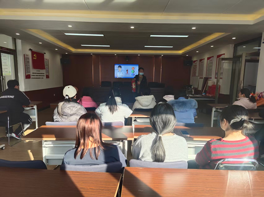 内蒙古自治区赤峰市元宝山区平庄西城街道惠宁东社区关工委开展“平安春节 防火先行”主题活动