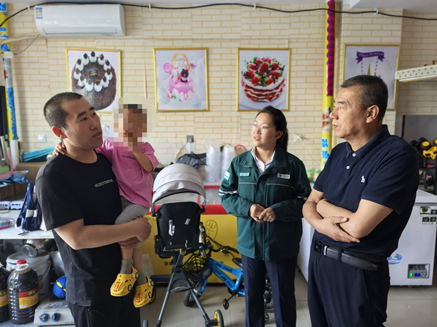 粽暖童心聚微光 温情相伴护成长——内蒙古自治区赤峰市元宝山区王府社区关工委开展关爱困境儿童活动