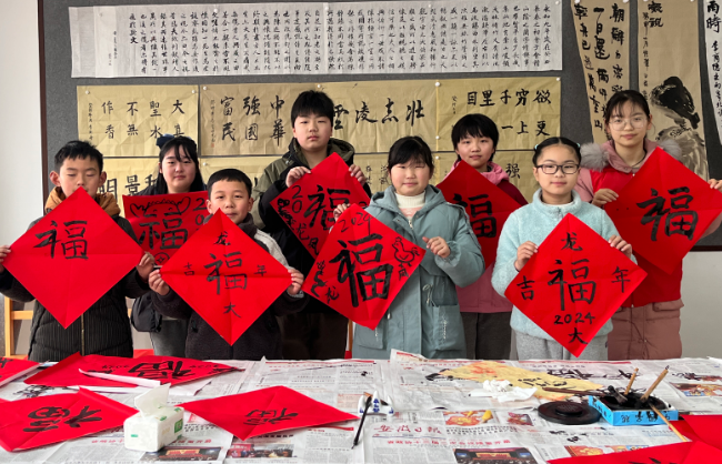 安徽省庐江县泥河镇关工委：体验式教育贺新年