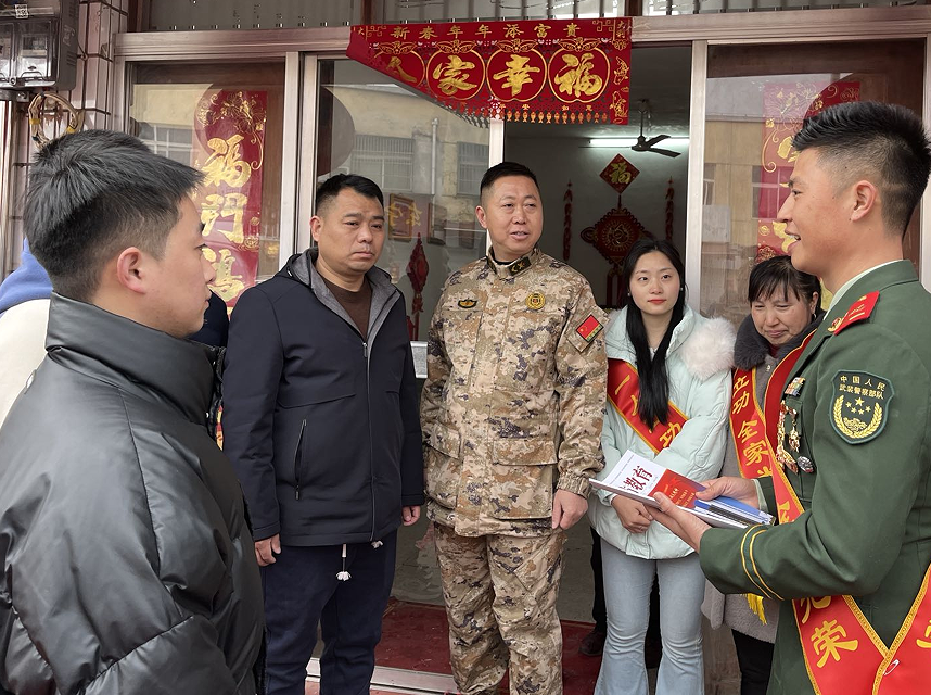 向立功受奖战士学习