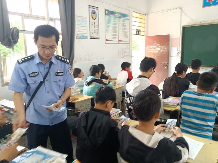 江西省抚州崇仁：铁路宣传进校园