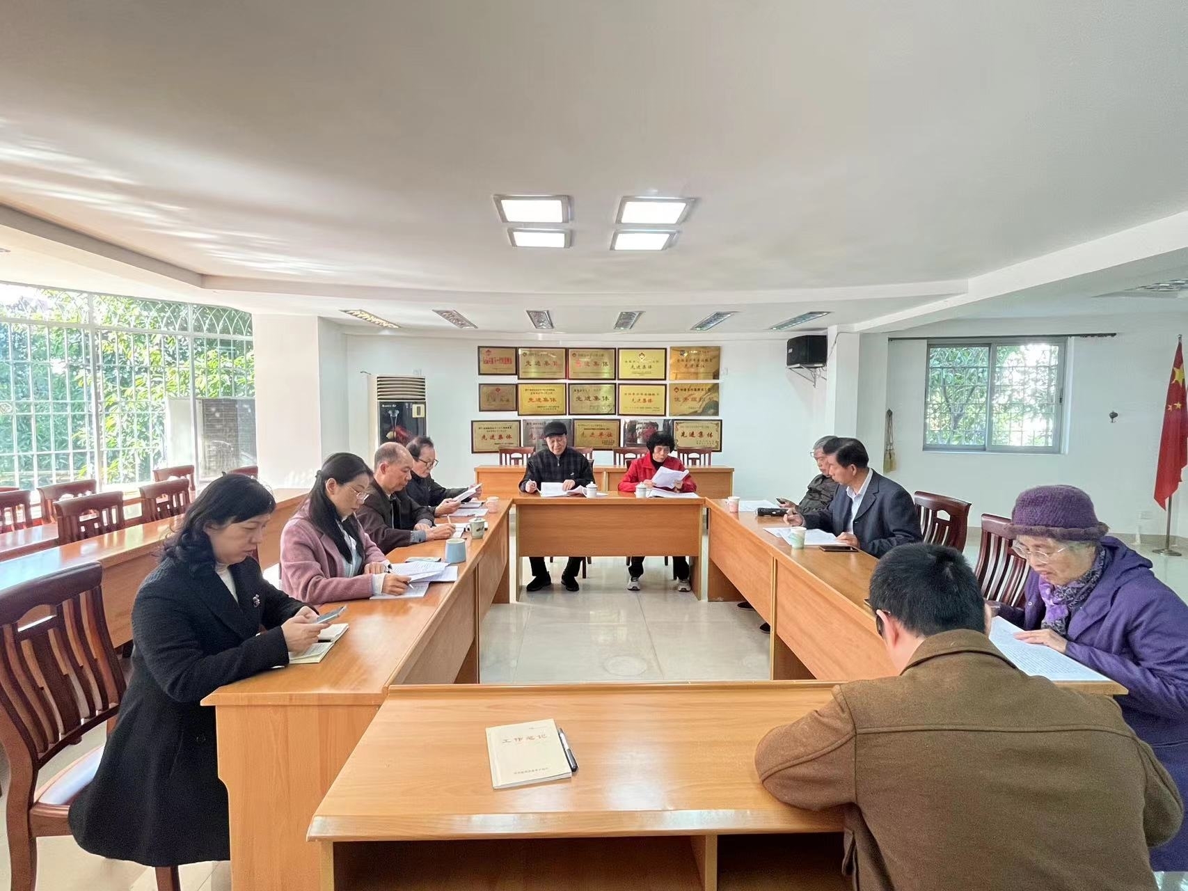 漳州市关工委认真组织学习习近平总书记在纪念毛泽东同志诞辰130周年座谈会上的重要讲话精神