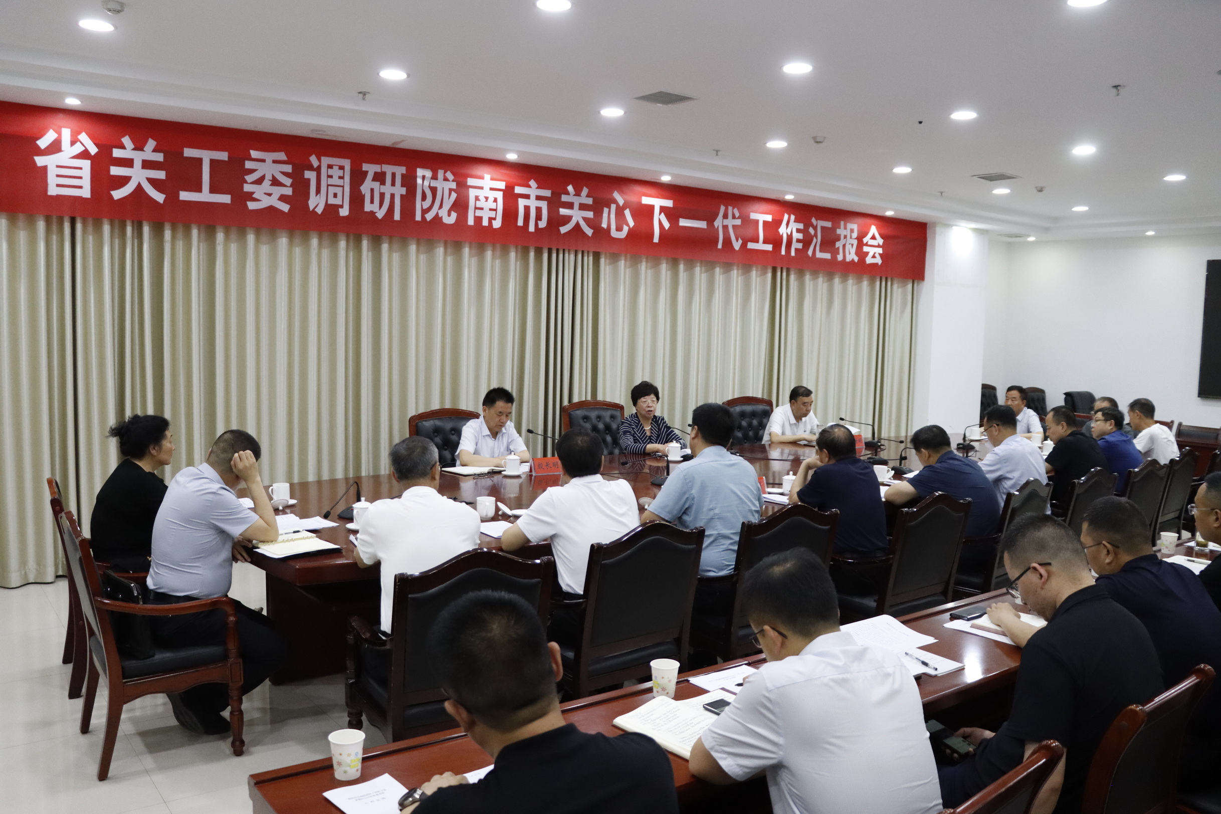 甘肃省关工委副主任崔玉琴一行深入基层调研关心下一代工作