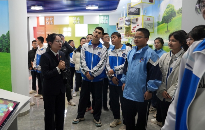 开学第一课 “未”你敲响法治教育“上课铃”