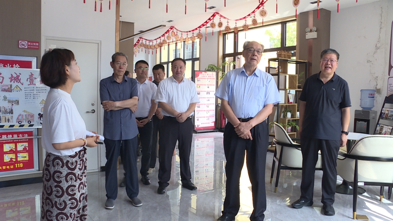 甘肃省关工委调研平凉市社区关心下一代工作