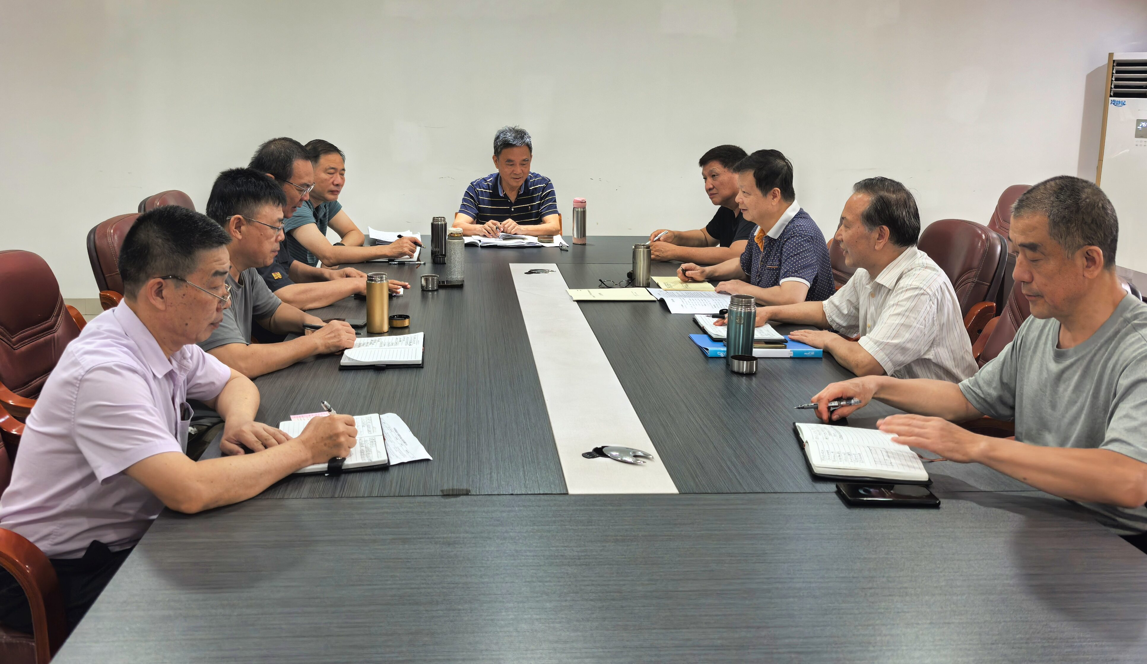 中国铁南宁局集团公司关工委传达学习全路关工委工作经验交流会行动迅速有效，贯彻措施有力