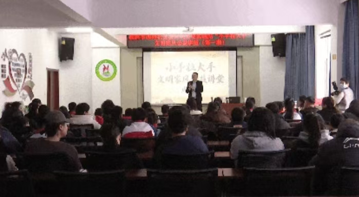 黑龙江省鸡西市虎林市中心街道关工委：“小手拉大手”！文明家风讲堂，让爱与温暖双向奔赴