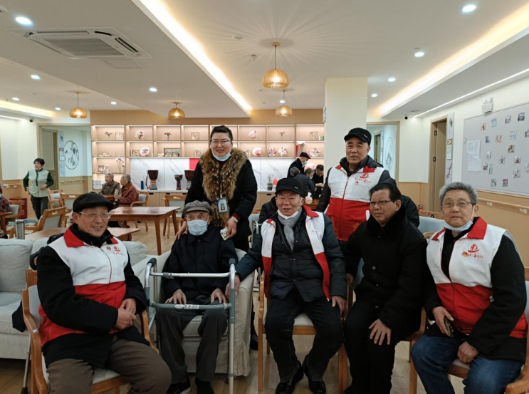 安徽省合肥市包河区滨湖世纪社区观湖居委会关工委开展“敬峥嵘岁月 颂英雄精神”走访抗美援朝老兵活动