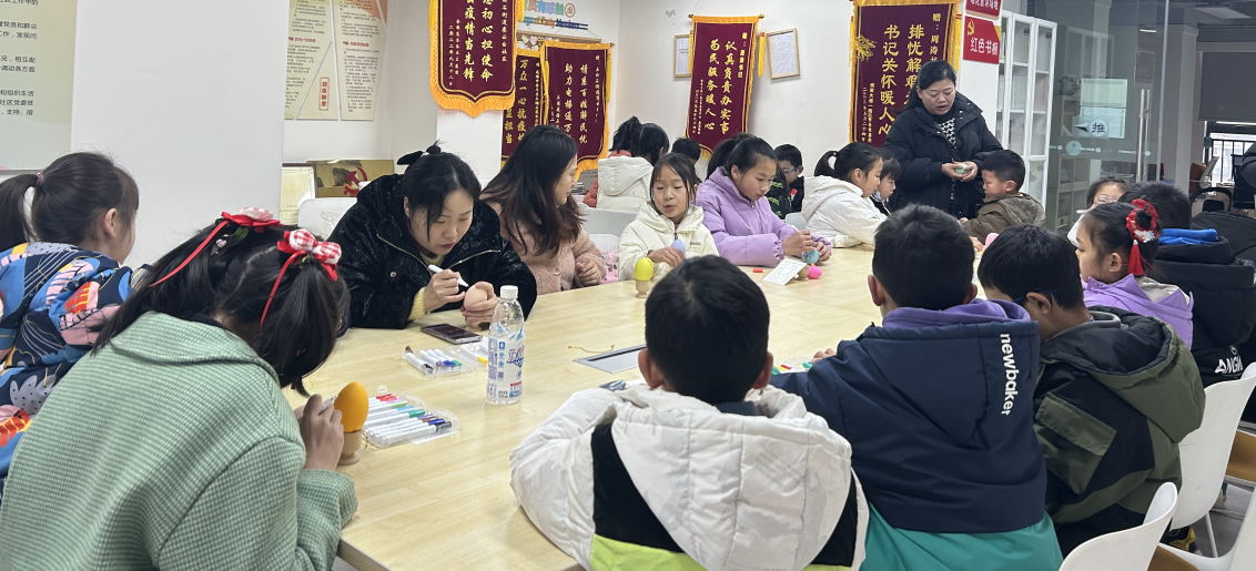 四川省成都市金牛区赛云台社区关工委开展“巧手‘画元旦’ 趣味贺新年”活动