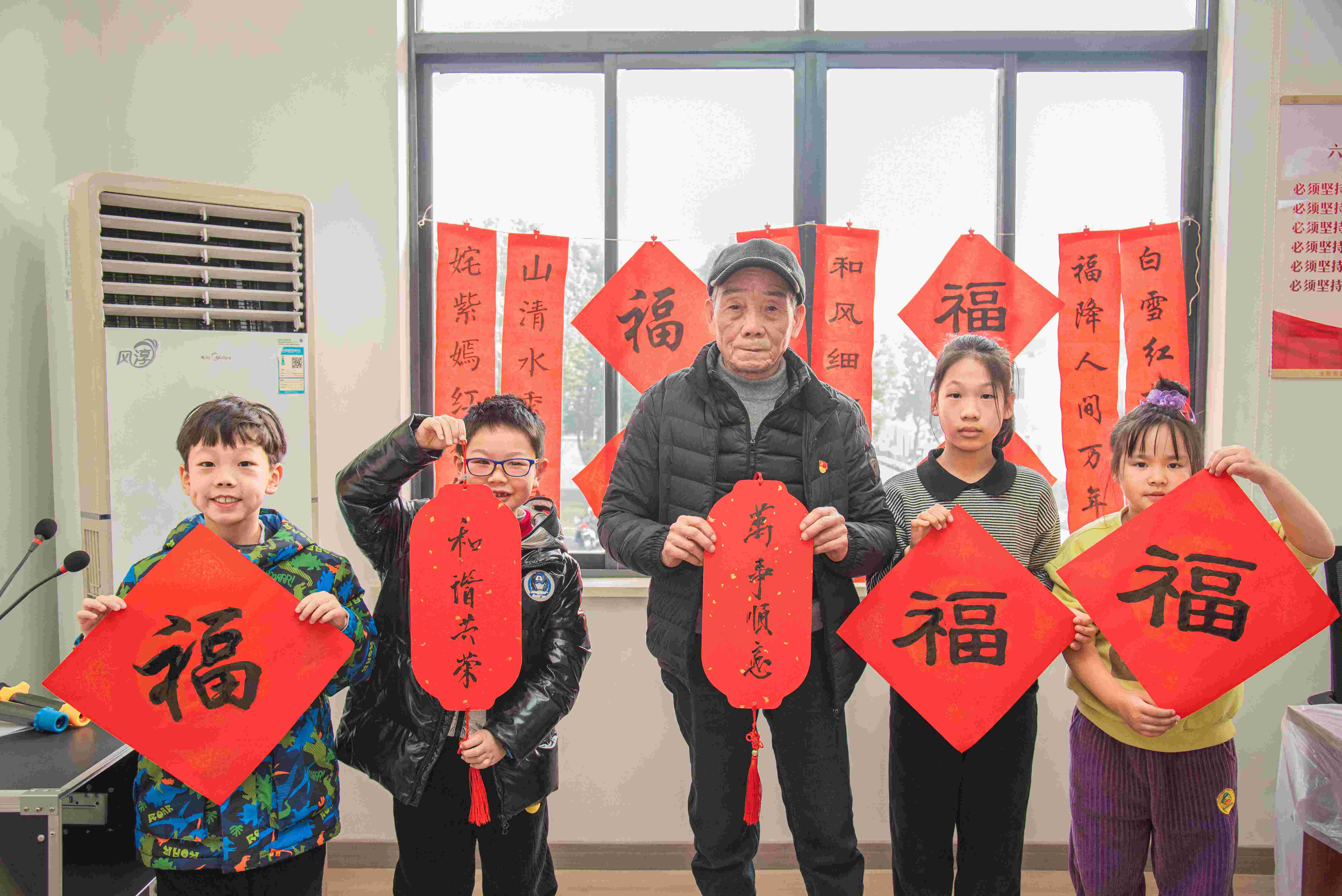 江苏省无锡市惠山区玉祁街道玉西社区关工委：妙笔生花送祥瑞 翰墨留香迎新春