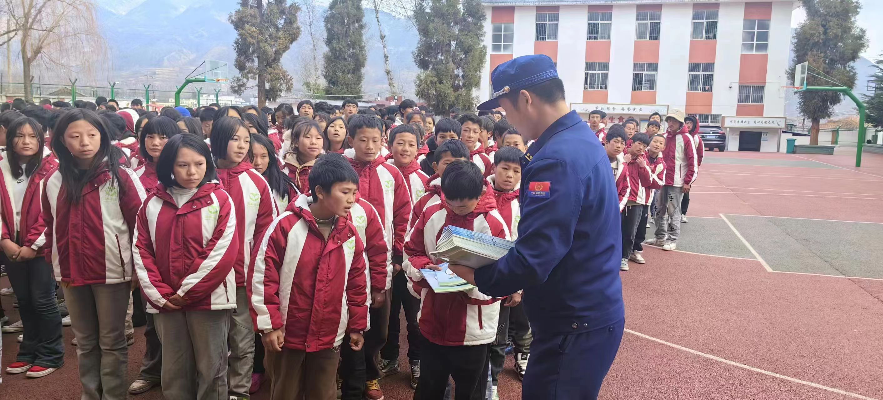 昭觉县关工委联合县消防队开展“消防安全进校园”宣讲活动