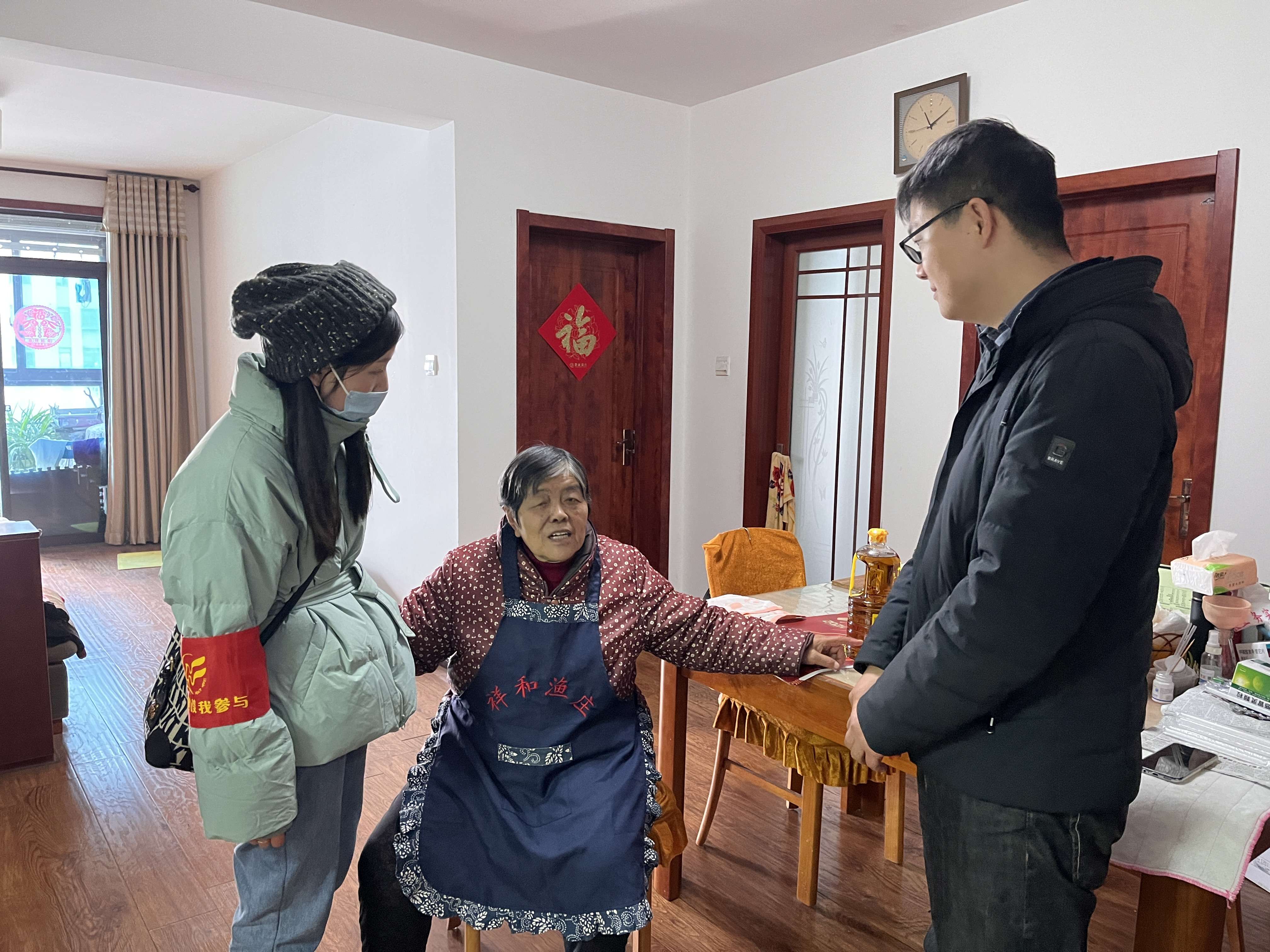 安徽省合肥市包河区滨湖世纪社区清枫居委会关工委开展企业退休人员春节慰问送温暖活动