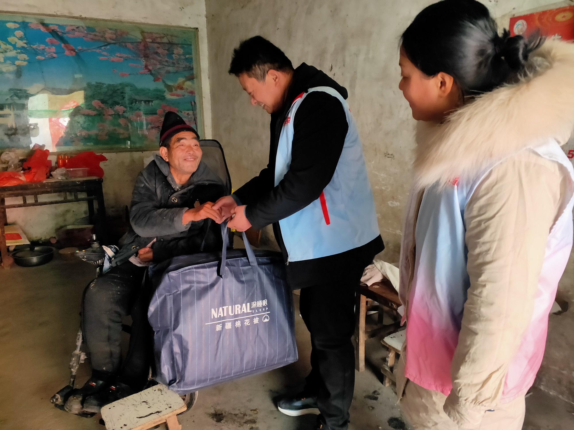 江苏徐州经开区徐庄镇王桥村关工委：“携手传递温暖”老年残疾人关爱活动