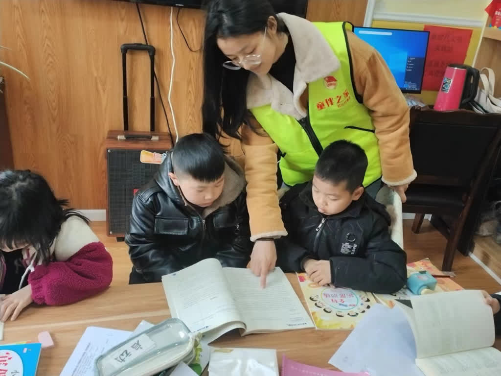 古蔺县彰德街道商业街社区关工委：童伴在行动