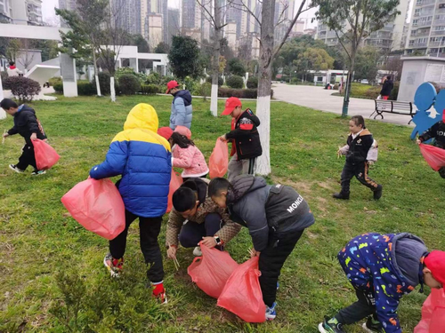 贵州省贵阳市乌当区高新路街道关工委：小小“志愿红” 添彩新春“吉祥红”