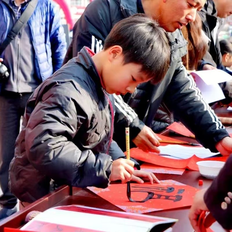 欢歌笑语叙亲情 翰墨影像迎新春——江苏省徐州市铜山区张集镇关工委联合多部门举办2026马年新春文化活动