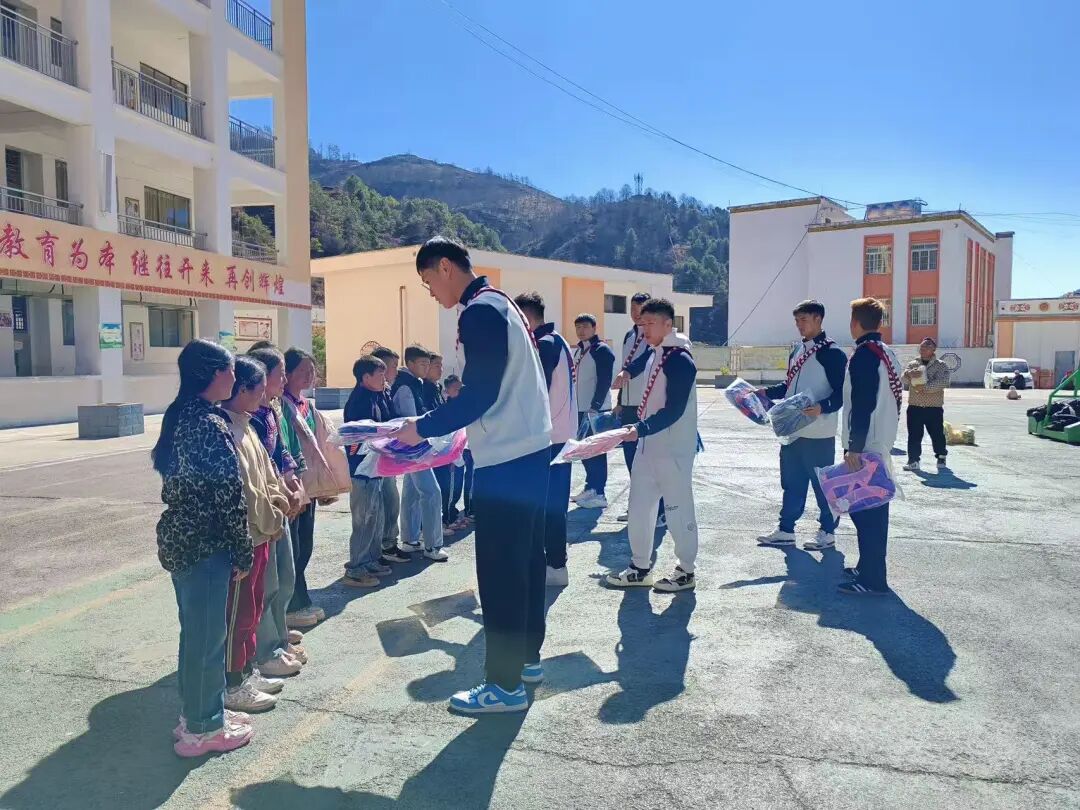 四川省凉山州昭觉县：“乡BA”暖流涌博洛 篮球星火绘就乡村振兴新图景