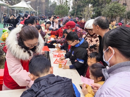 安徽省合肥市包河区义城街道龙咀湖社区关工委开展“欢乐闹元宵·邻里共团圆”主题活动