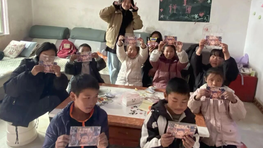 四川省凉山州昭觉县城北镇关工委联合“福慧之友”公益组织开展留守儿童陪伴活动