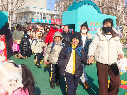 骐骥驰骋启新程 童心跃马向未来——黑龙江省牡丹江市穆棱市农拥幼教中心关工委举行春季开学仪式