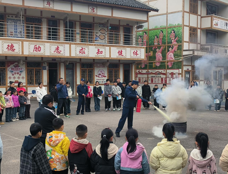 贵州省贵阳市乌当区偏坡布依族乡:上好开学安全第一课 筑牢校园平安防护网