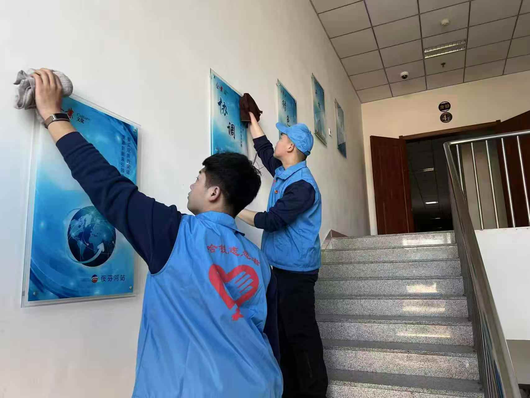 中国铁路哈尔滨局集团有限公司绥芬河站关工委开展“学雷锋践初心办实事”志愿服务活动