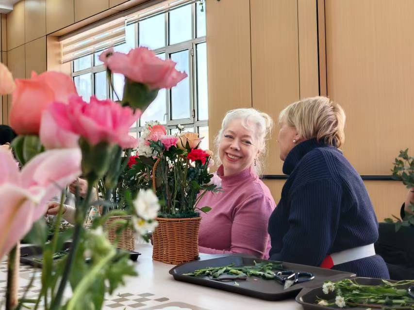“当书香邂逅花香”——黑龙江省牡丹江市绥芬河市图书馆举办中俄读者共庆三八国际妇女节活动