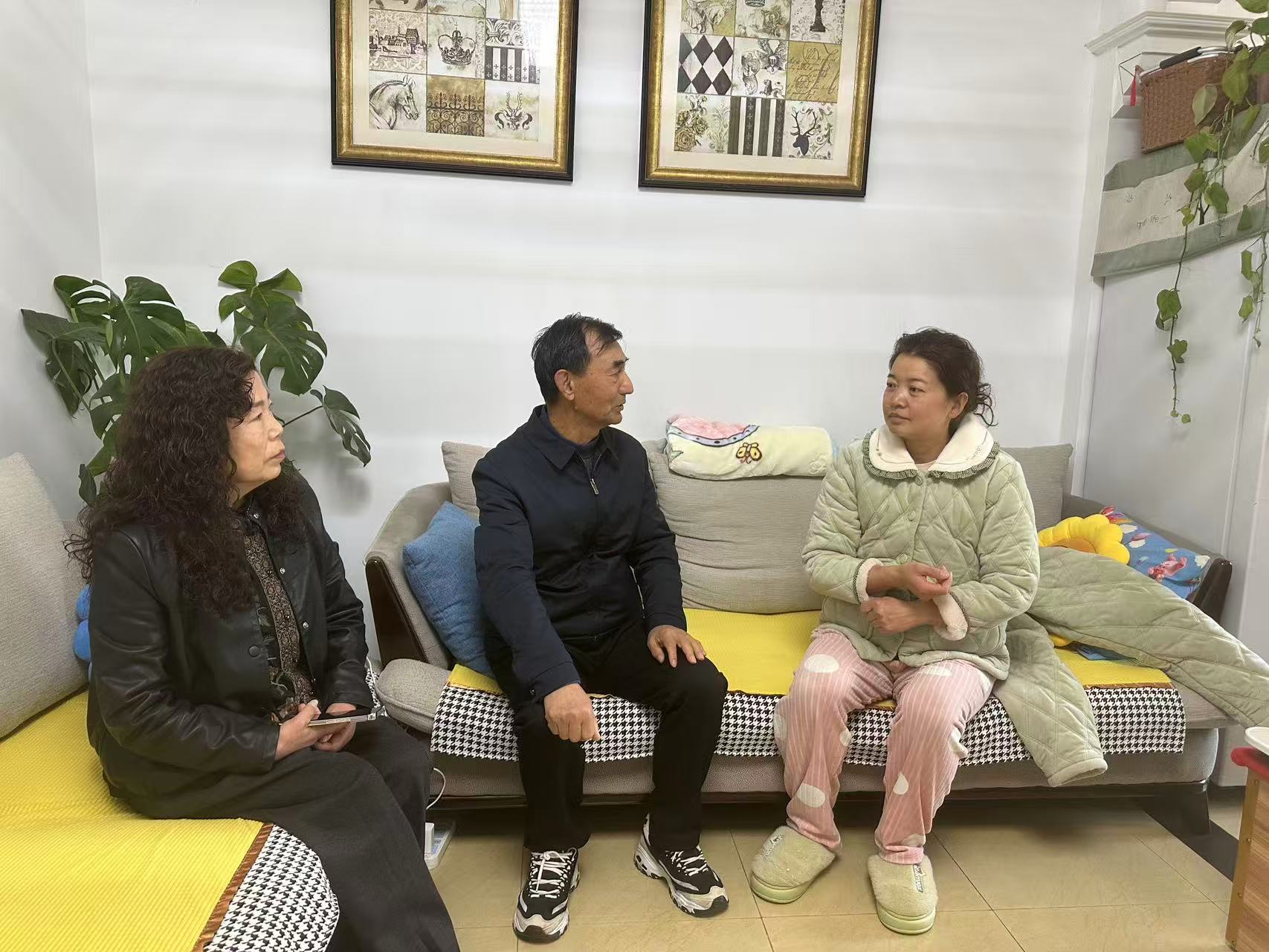 安徽省巢湖市经开区关工委走访困难学生