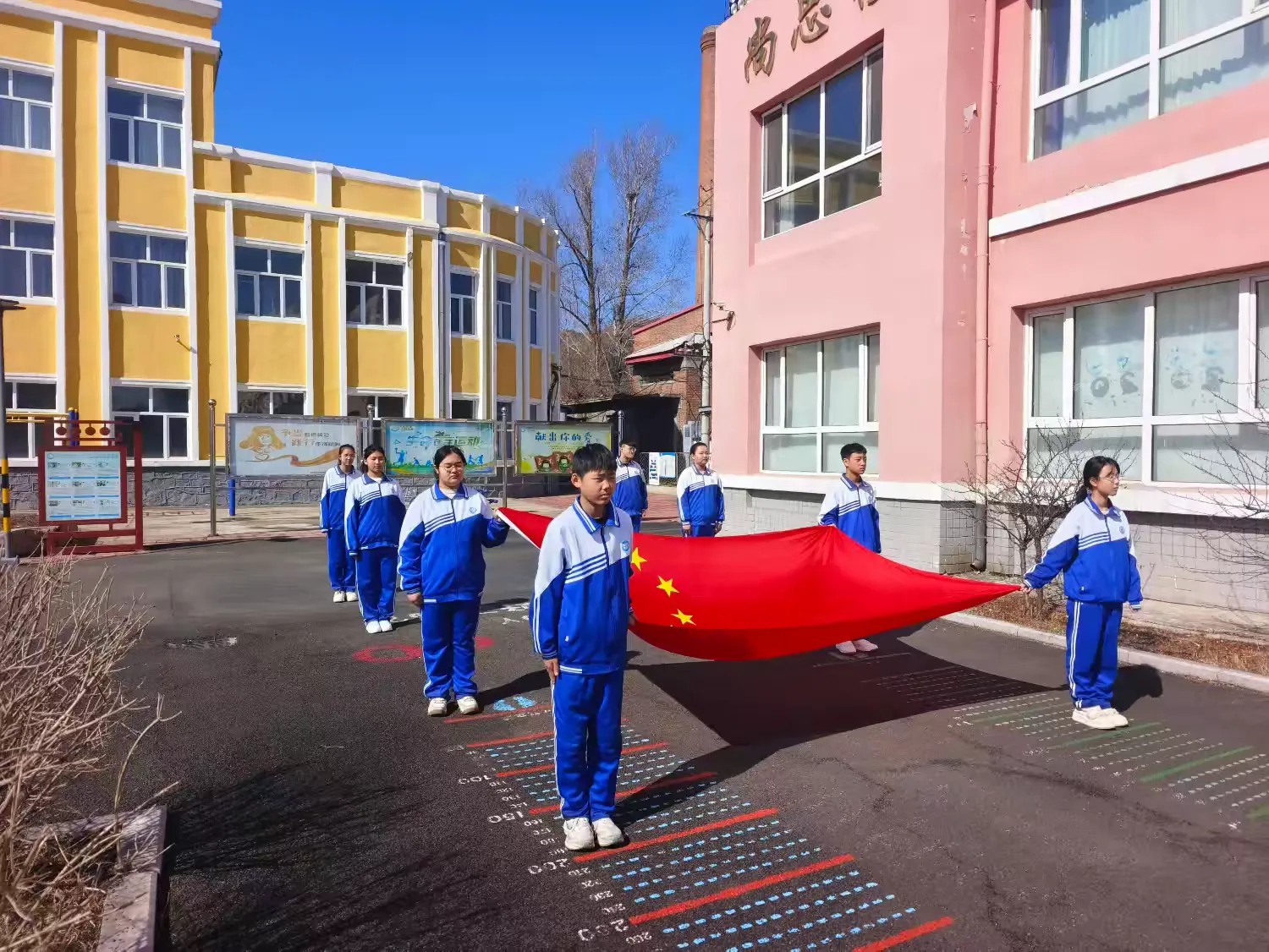 黑龙江省牡丹江市第十七中学关工委组织开展“青春逐梦正当时 强健体魄向未来”主题升旗仪式暨颁奖活动