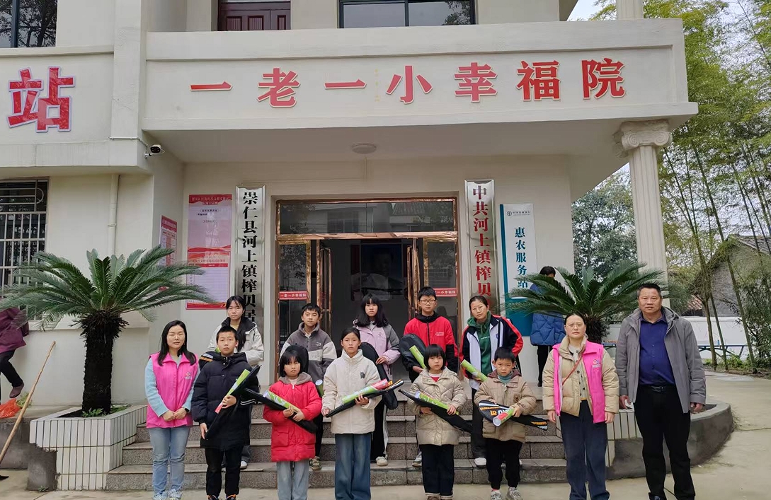 江西省抚州市崇仁县：爱心妈妈与结对儿童互动活动