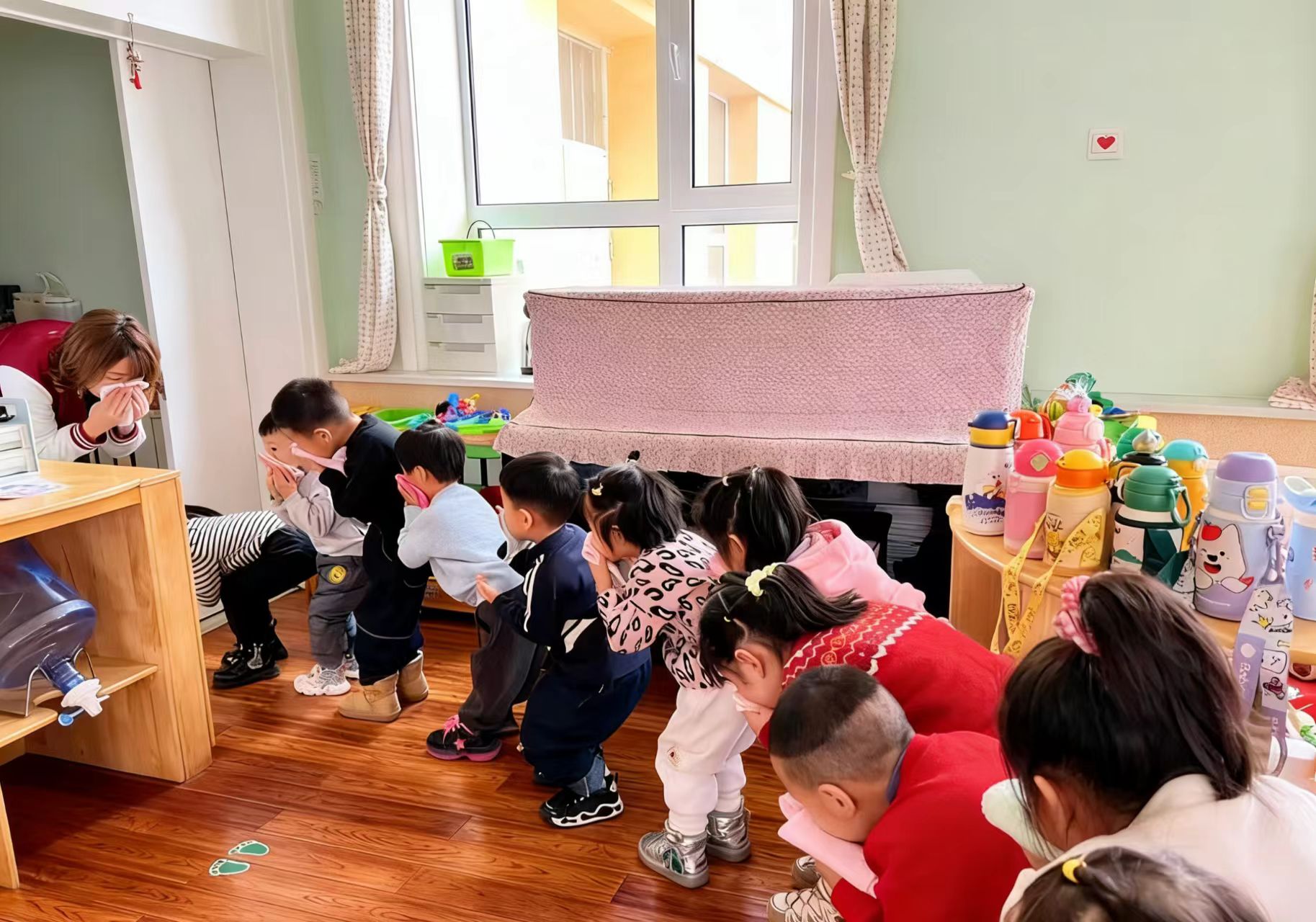消防“筑”童心 安全办童行——黑龙江省牡丹江市教育第六幼儿园关工委开展春季消防安全应急演练活动