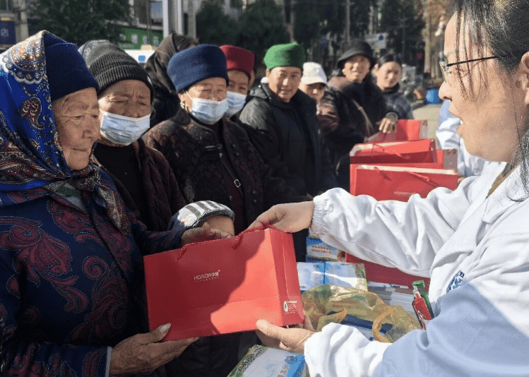 四川省凉山州昭觉县人民医院关工委开展联合义诊及健康宣传活动